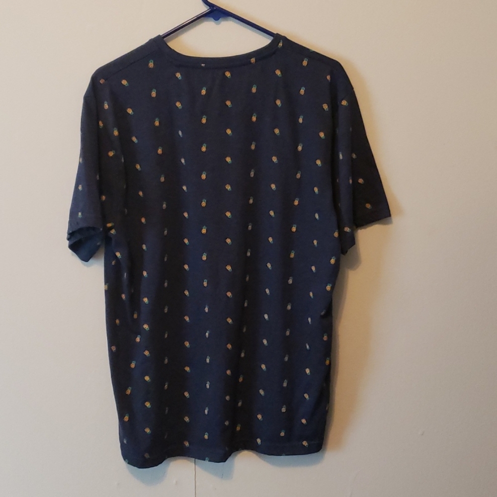 Shirt - Picture 2 of 3